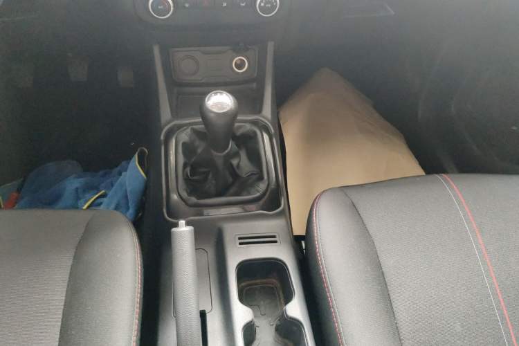 Used CHANGAN OSHAN X70A 2019 1.5L Manual Basic Version China VI Standard Gear Lever