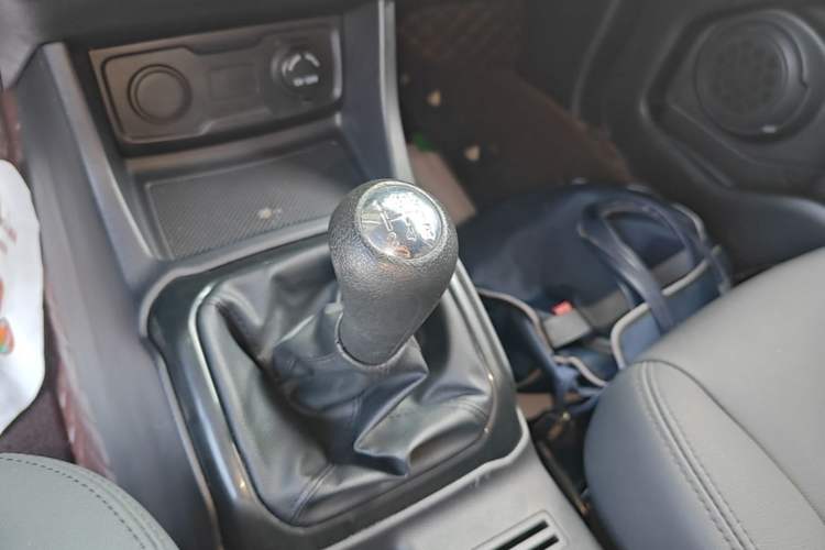 Used CHANGAN OSHAN X70A 2019 1.5L Manual Basic Version China VI Standard Gear Lever