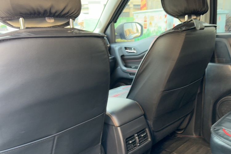 Used CHANGAN OSHAN X70A 2019 1.5L Manual Comfort Model China VI Standard Interior 4