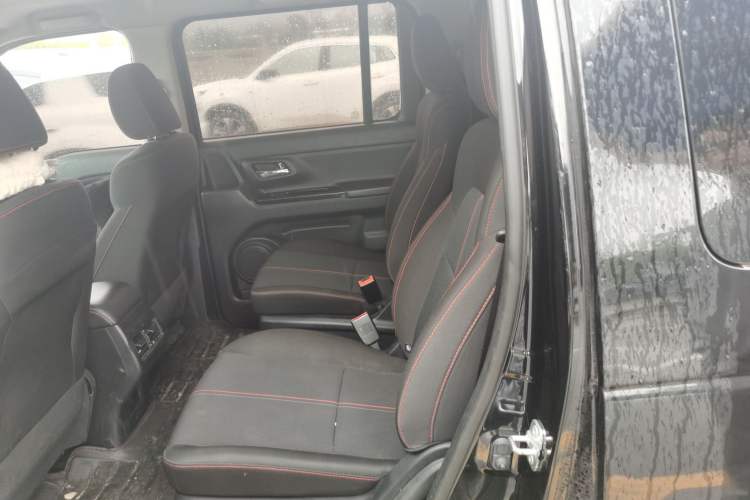 Used CHANGAN OSHAN X70A 2019 1.5L Manual Comfort Model China VI Standard Left Rear Seat