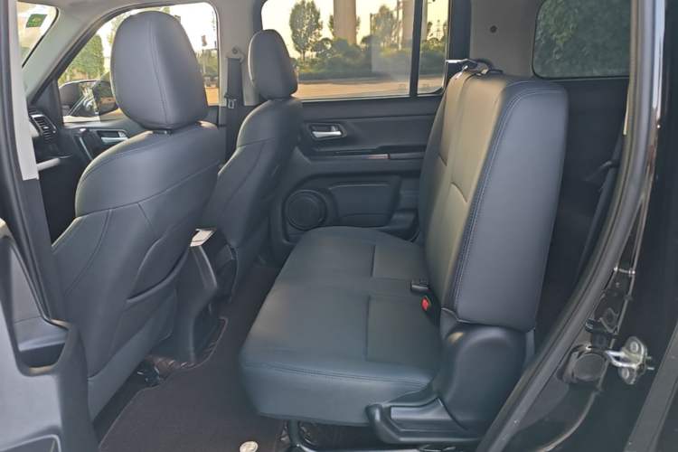 Used CHANGAN OSHAN X70A 2019 1.5L Manual Basic Version China VI Standard Left Rear Seat
