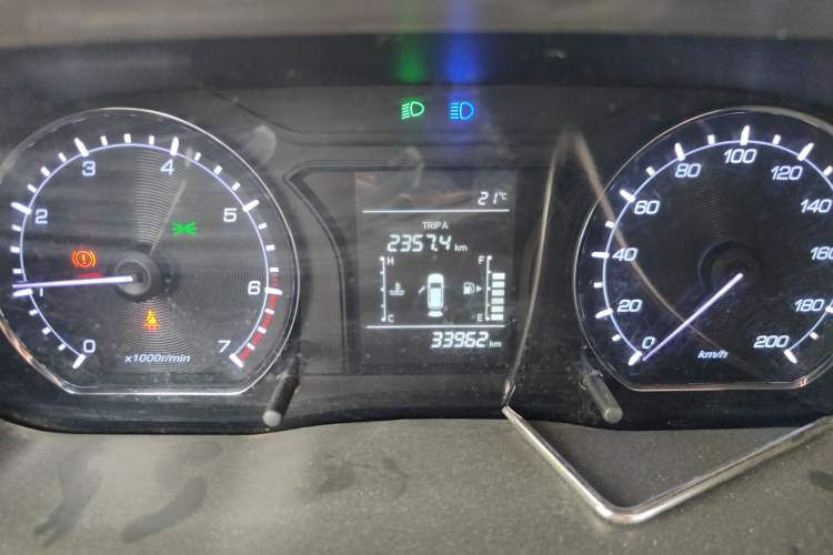 Used CHANGAN OSHAN X70A 2019 1.5L Manual Classic Model China VI Standard Odometer Close Up