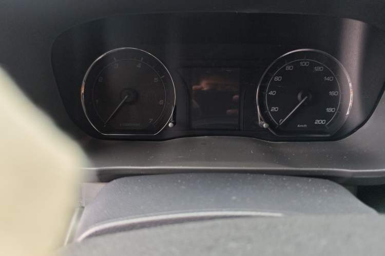 Used CHANGAN OSHAN X70A 2019 1.5L Manual Classic Model China VI Standard Odometer Close Up
