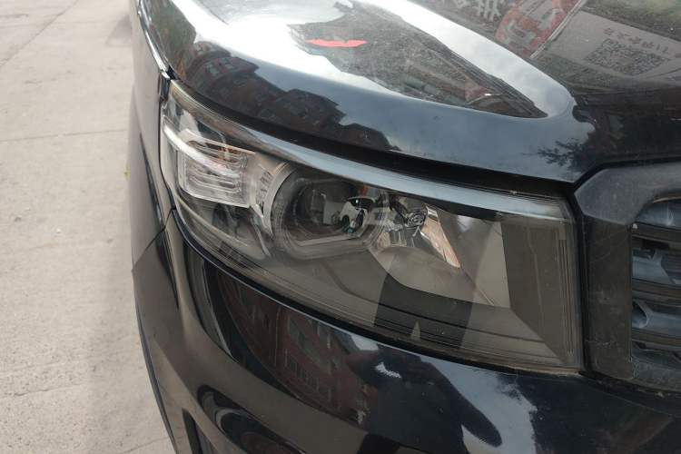 Used CHANGAN OSHAN X70A 2019 1.5L Manual Basic Version China VI Standard Right Front Headlight