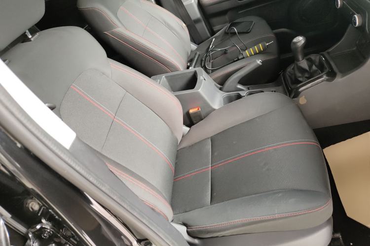 Used CHANGAN OSHAN X70A 2019 1.5L Manual Basic Version China VI Standard Right Front Seat