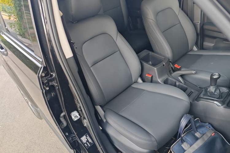 Used CHANGAN OSHAN X70A 2019 1.5L Manual Basic Version China VI Standard Right Front Seat