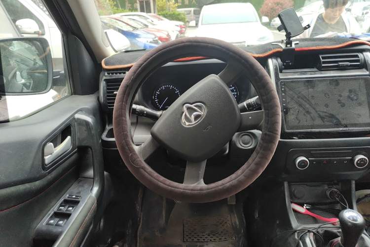 Used CHANGAN OSHAN X70A 2019 1.5L Manual Classic Model China VI Standard Steering Wheel
