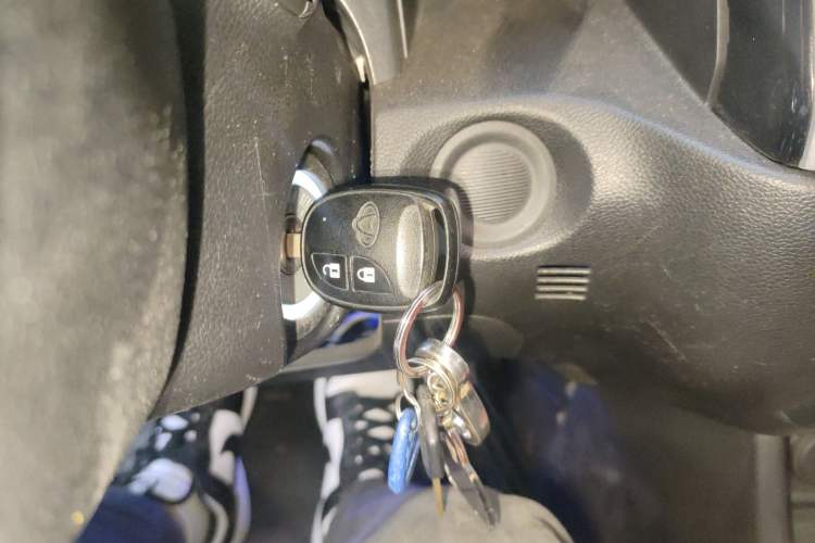 Used CHANGAN OSHAN X70A 2019 1.5L Manual Basic Version China VI Standard Vehicle Key