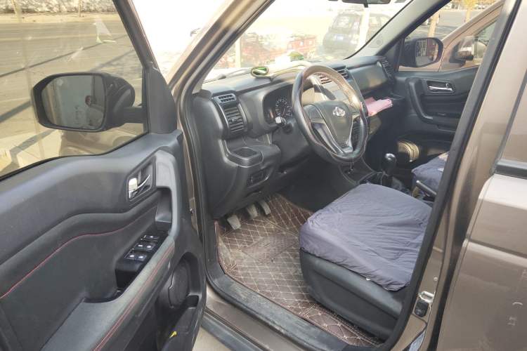 Used CHANGAN OSHAN X70A 2019 1.5L Manual Standard Version China VI Driver Seat
