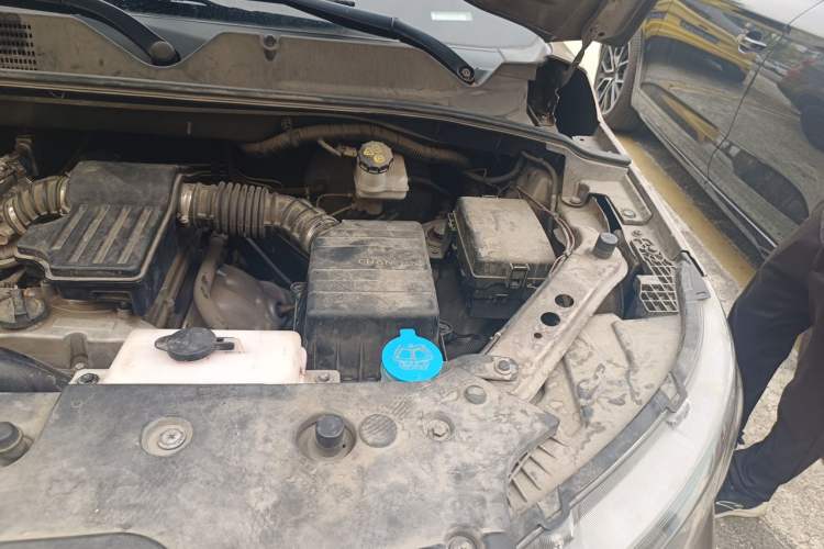 Used CHANGAN OSHAN X70A 2019 1.5L Manual Classic Model China VI Standard Engine Bay Left