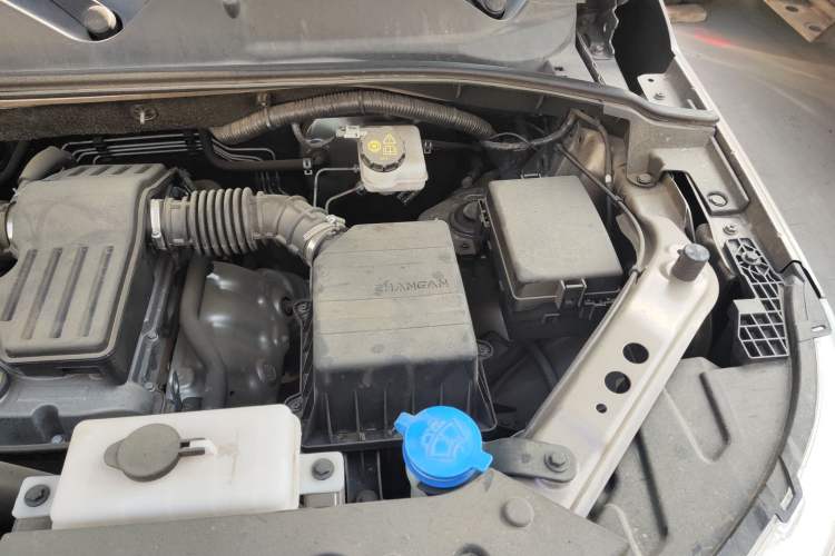 Used CHANGAN OSHAN X70A 2019 1.5L Manual Standard Version China VI Engine Bay Left