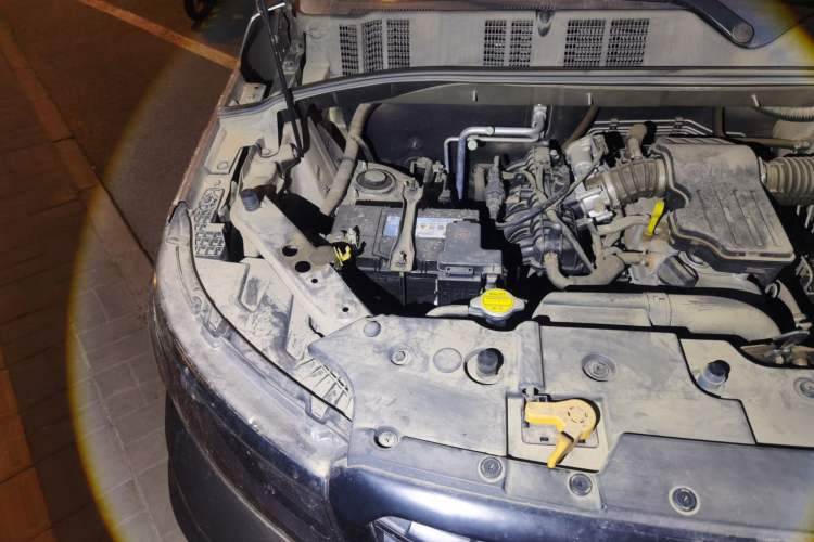 Used CHANGAN OSHAN X70A 2019 1.5L Manual Basic Version China VI Standard Engine Bay Right