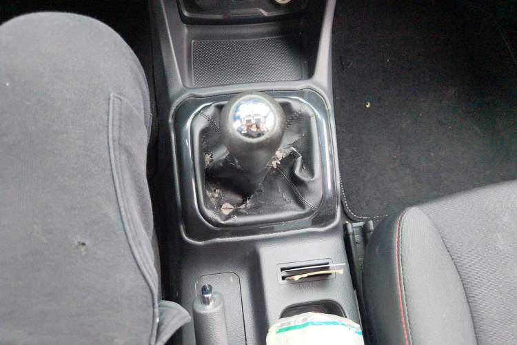 Used CHANGAN OSHAN X70A 2019 1.5L Manual Basic Version China VI Standard Gear Lever