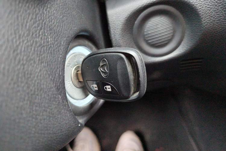 Used CHANGAN OSHAN X70A 2019 1.5L Manual Basic Version China VI Standard Interior 1