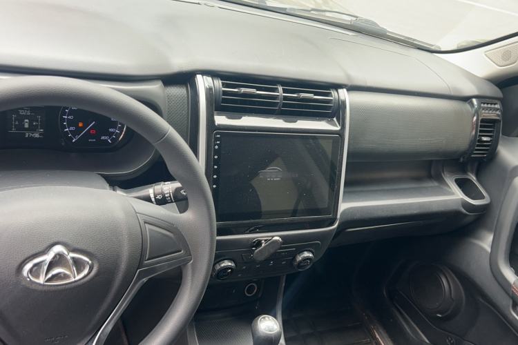 Used CHANGAN OSHAN X70A 2019 1.5L Manual Standard Version China VI Interior 3