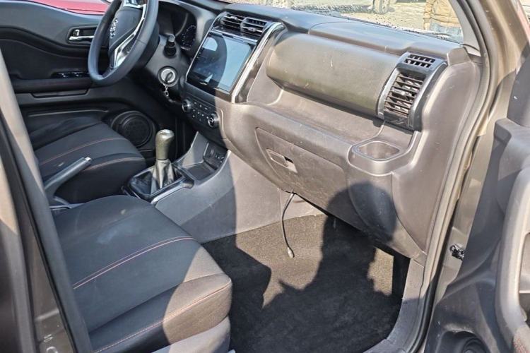 Used CHANGAN OSHAN X70A 2019 1.5L Manual Comfort Model China VI Standard Interior 4