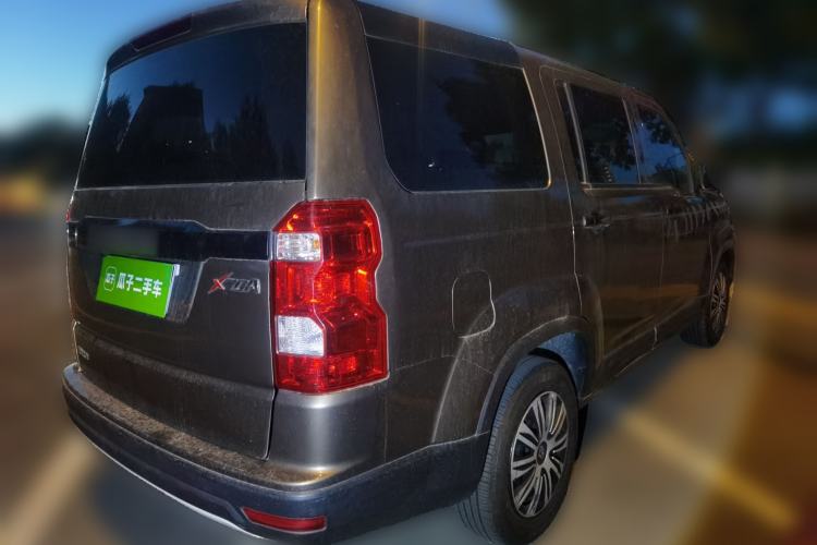 Used CHANGAN OSHAN X70A 2019 1.5L Manual Basic Version China VI Standard Rear Right 45 Deg