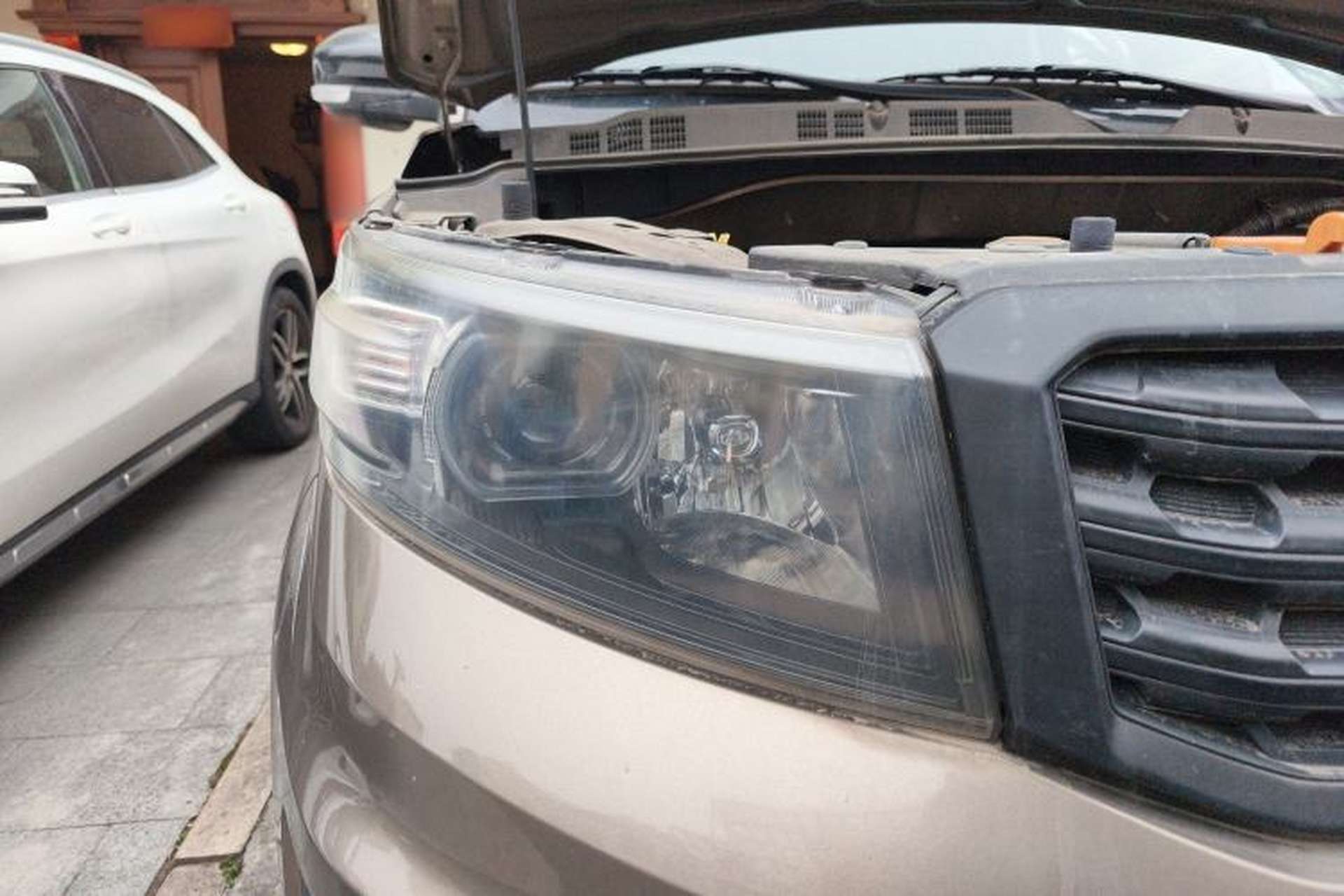 Used CHANGAN OSHAN X70A 2019 1.5L Manual Basic Version China VI Standard Right Front Headlight