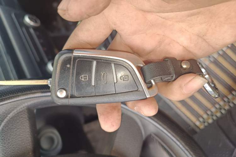 Used CHANGAN OSHAN X70A 2019 1.5L Manual Classic Model China VI Standard Vehicle Key