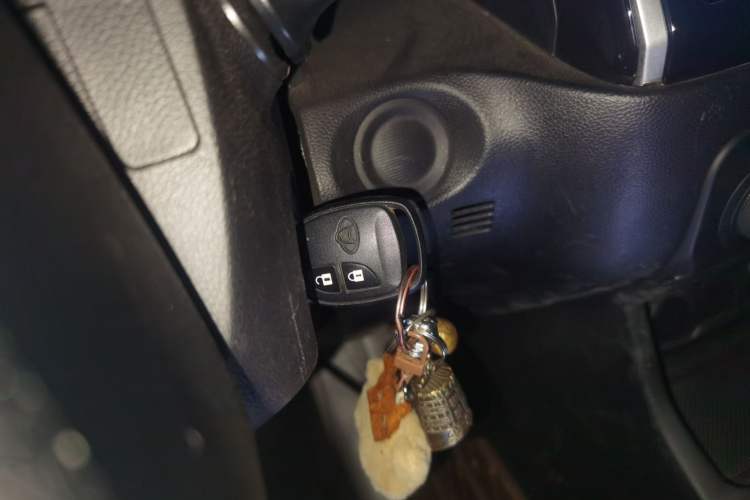 Used CHANGAN OSHAN X70A 2019 1.5L Manual Basic Version China VI Standard Vehicle Key