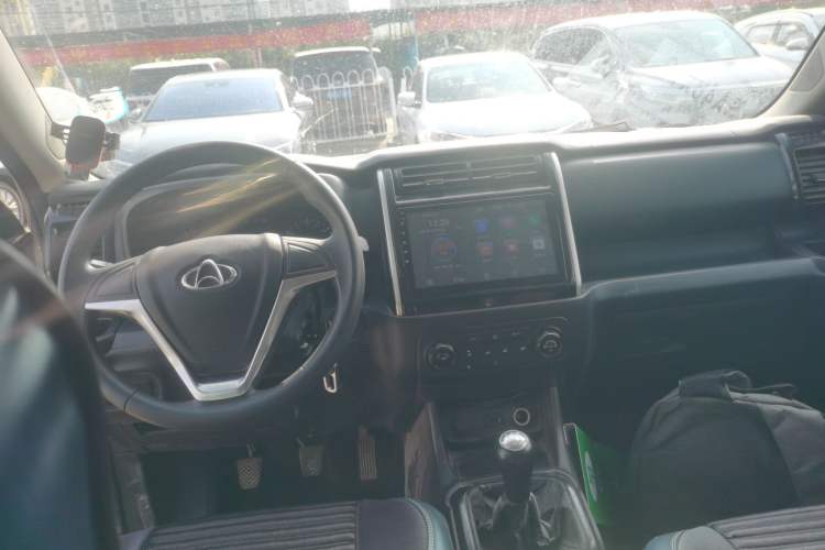Used CHANGAN OSHAN X70A 2019 1.5L Manual Standard Version China VI Center Console