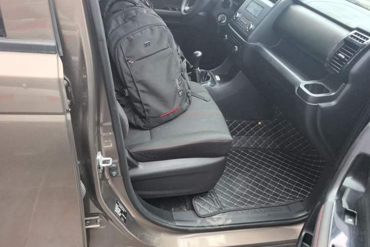 Used CHANGAN OSHAN X70A 2019 1.5L Manual Comfort Model China VI Standard Right Front Seat