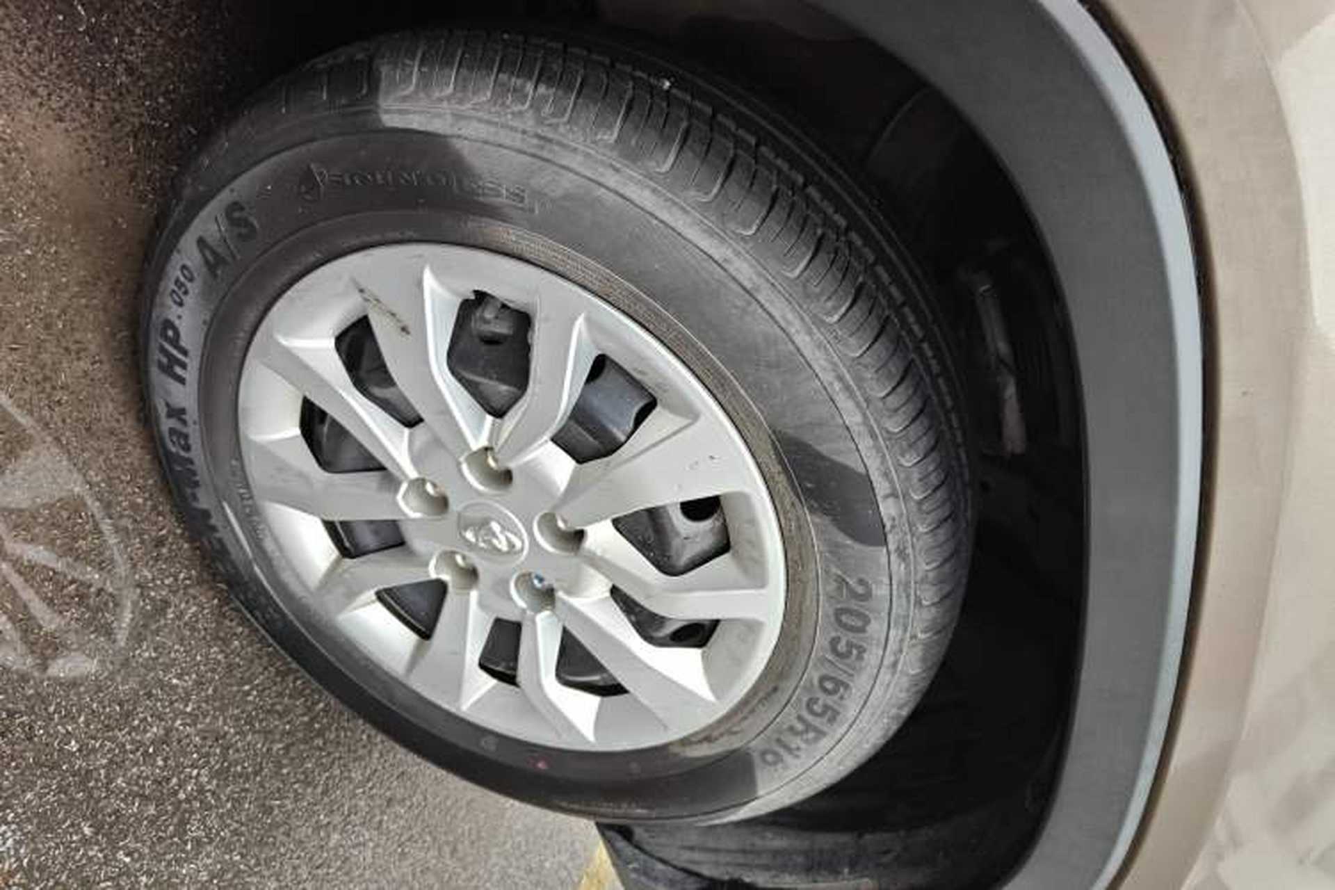 Used CHANGAN OSHAN X70A 2019 1.5L Manual Standard Version China VI Right Front Wheel Hub