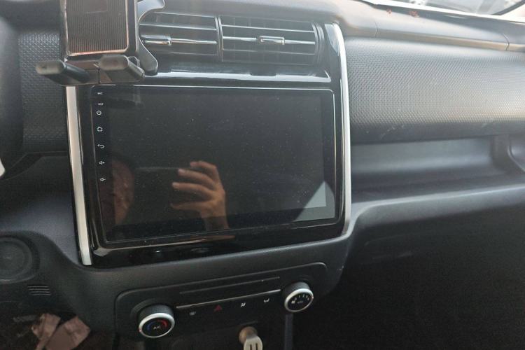 Used CHANGAN OSHAN X70A 2019 1.5L Manual Basic Version China VI Standard Audio And AC Panel