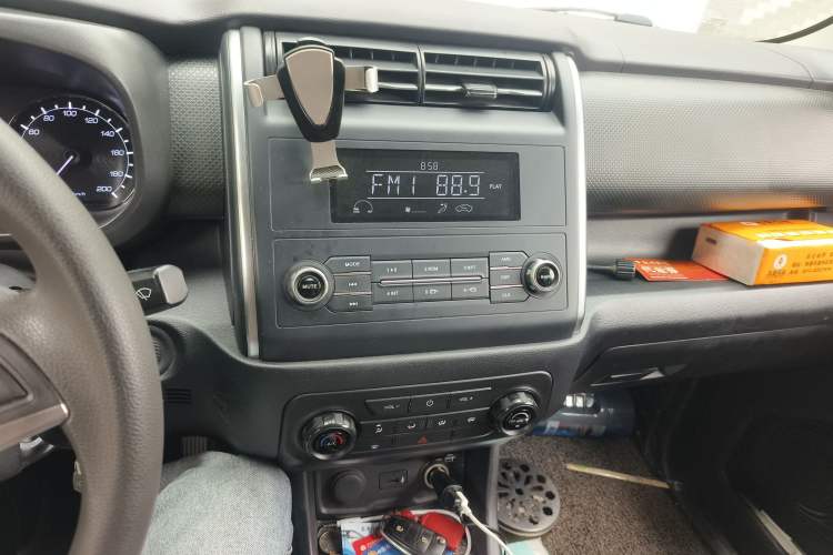 Used CHANGAN OSHAN X70A 2019 1.5L Manual Standard Version China VI Audio And AC Panel