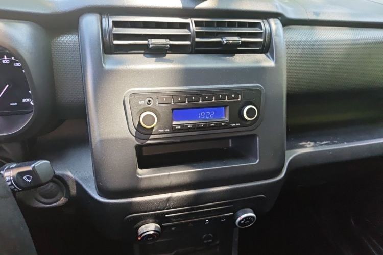 Used CHANGAN OSHAN X70A 2019 1.5L Manual Basic Version China VI Standard Audio And AC Panel