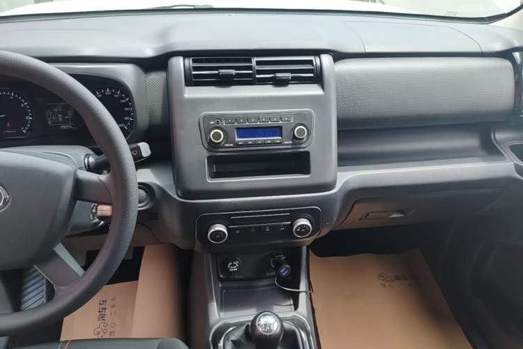 Used CHANGAN OSHAN X70A 2019 1.5L Manual Basic Version China VI Standard Audio And AC Panel