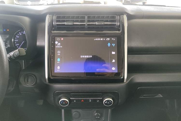 Used CHANGAN OSHAN X70A 2019 1.5L Manual Basic Version China VI Standard Audio And AC Panel