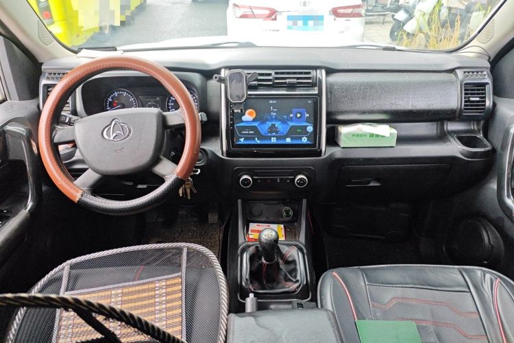 Used CHANGAN OSHAN X70A 2019 1.5L Manual Basic Version China VI Standard Center Console