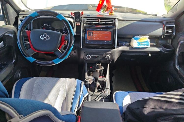 Used CHANGAN OSHAN X70A 2019 1.5L Manual Basic Version China VI Standard Center Console