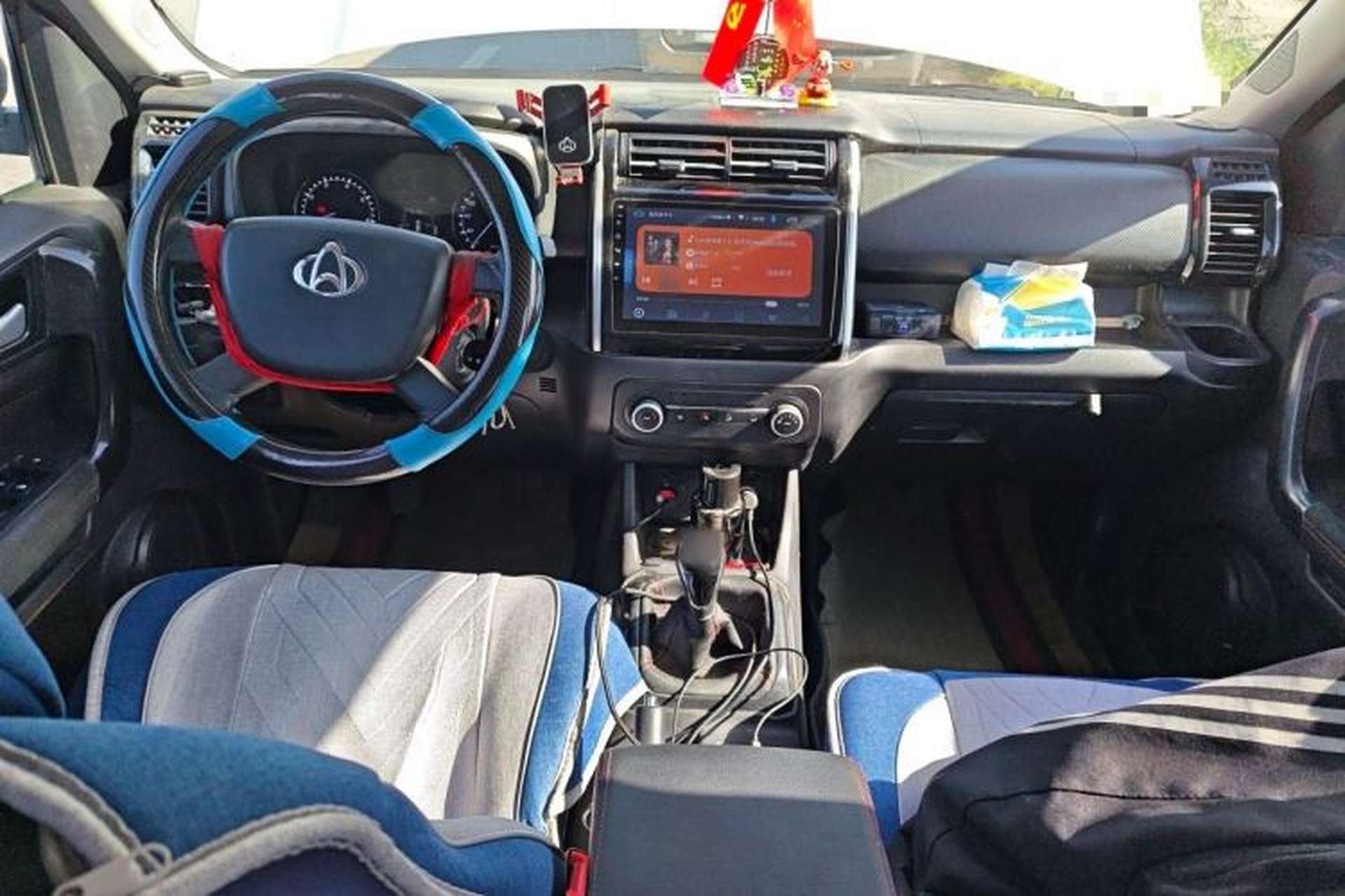Used CHANGAN OSHAN X70A 2019 1.5L Manual Basic Version China VI Standard Center Console