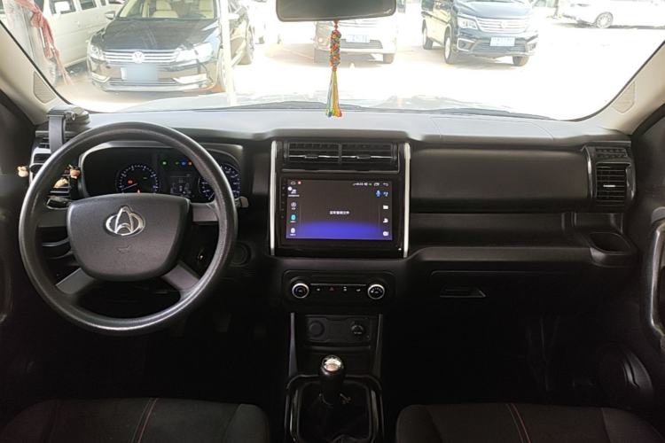 Used CHANGAN OSHAN X70A 2019 1.5L Manual Basic Version China VI Standard Center Console