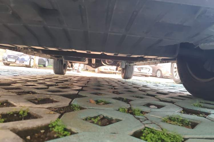 Used CHANGAN OSHAN X70A 2019 1.5L Manual Basic Version China VI Standard Chassis Front