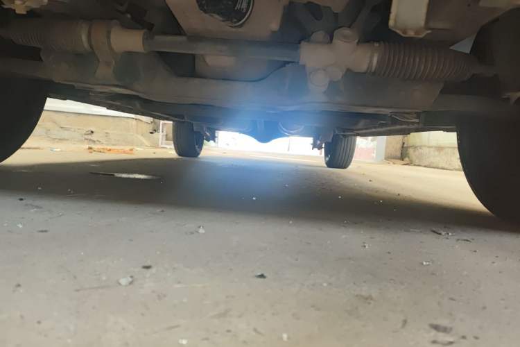 Used CHANGAN OSHAN X70A 2019 1.5L Manual Basic Version China VI Standard Chassis Front