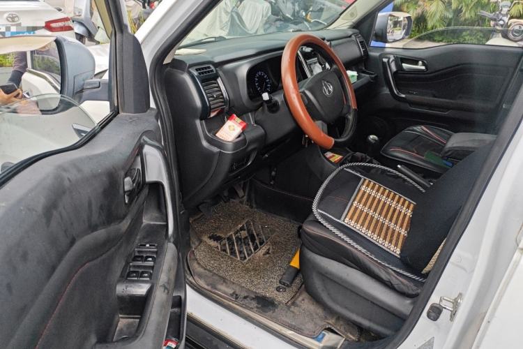 Used CHANGAN OSHAN X70A 2019 1.5L Manual Basic Version China VI Standard Driver Seat