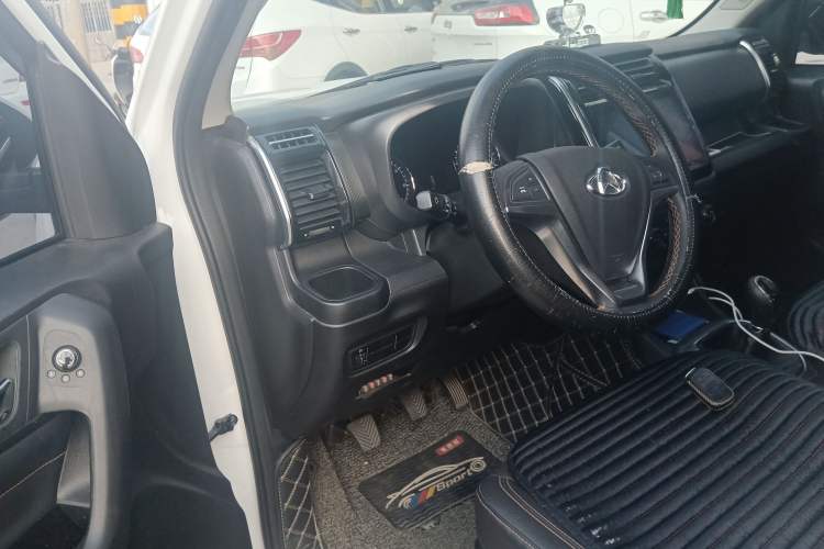 Used CHANGAN OSHAN X70A 2019 1.5L Manual Luxury Model China VI Standard Driver Seat
