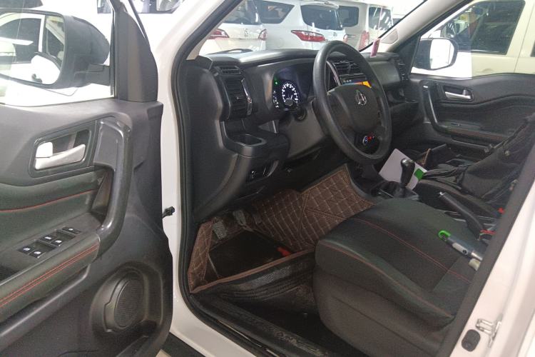 Used CHANGAN OSHAN X70A 2019 1.5L Manual Basic Version China VI Standard Driver Seat