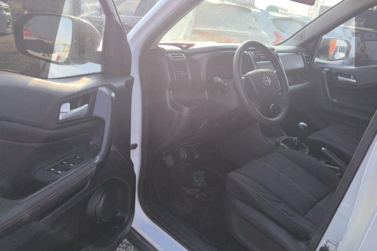 Used CHANGAN OSHAN X70A 2019 1.5L Manual Basic Version China VI Standard Driver Seat