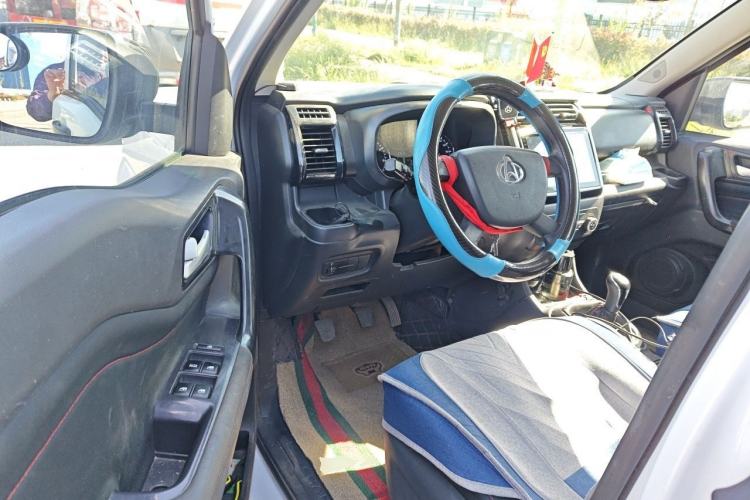 Used CHANGAN OSHAN X70A 2019 1.5L Manual Basic Version China VI Standard Driver Seat