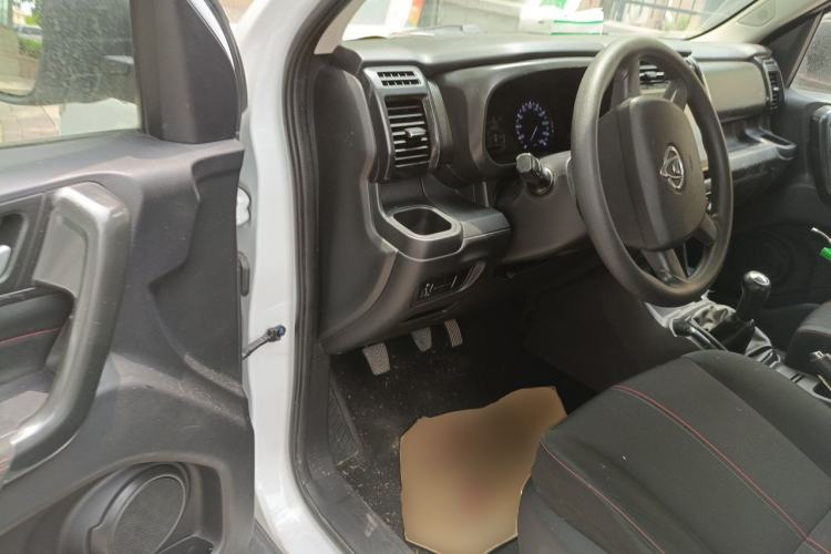 Used CHANGAN OSHAN X70A 2019 1.5L Manual Basic Version China VI Standard Driver Seat