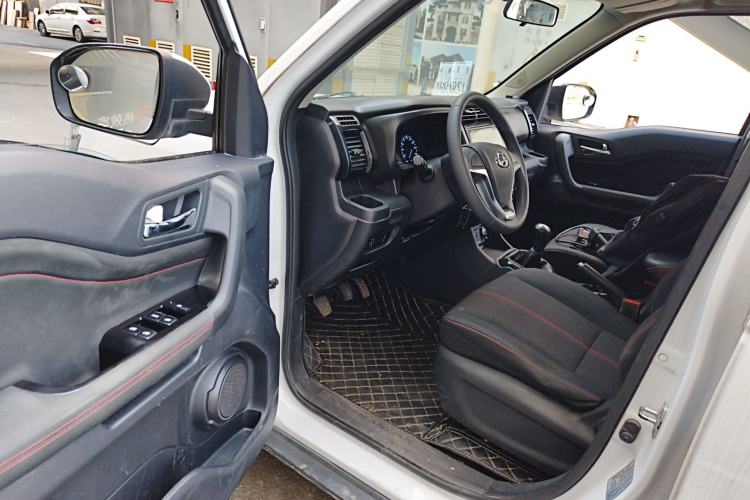 Used CHANGAN OSHAN X70A 2019 1.5L Manual Standard Version China VI Driver Seat