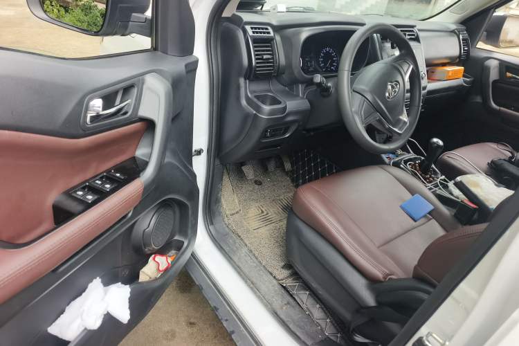 Used CHANGAN OSHAN X70A 2019 1.5L Manual Standard Version China VI Driver Seat
