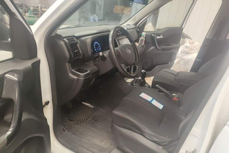 Used CHANGAN OSHAN X70A 2019 1.5L Manual Basic Version China VI Standard Driver Seat
