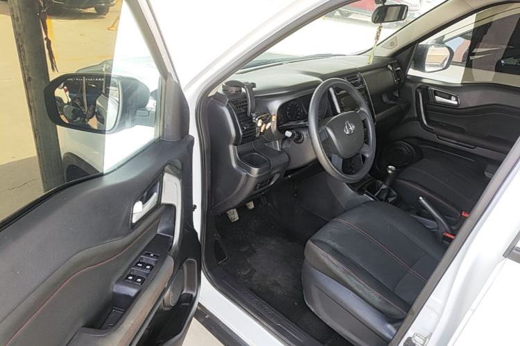 Used CHANGAN OSHAN X70A 2019 1.5L Manual Basic Version China VI Standard Driver Seat