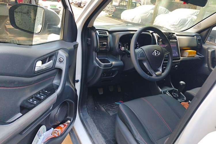 Used CHANGAN OSHAN X70A 2019 1.5L Manual Comfort Model China VI Standard Driver Seat