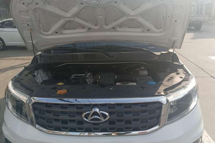 Used CHANGAN OSHAN X70A 2019 1.5L Manual Luxury Model China VI Standard Engine Bay